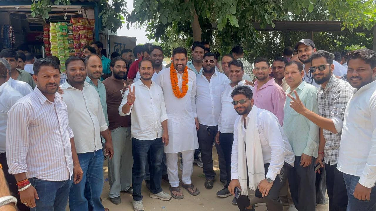 टिकट की घोषणा के साथ ही वार्ड 48 में जश्न का माहौल