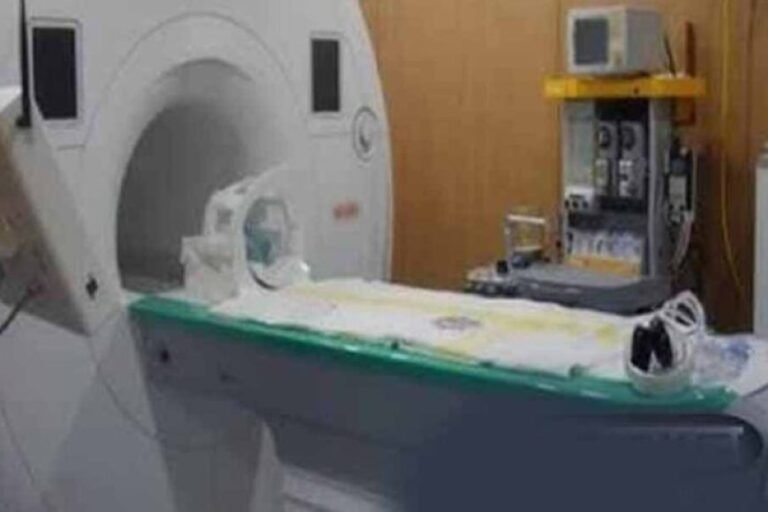 इंदौर के नए जिला अस्पताल में पहले दिन 462 मरीज पहुंचे, 13 MRI और 4 टीकाकरण हुए