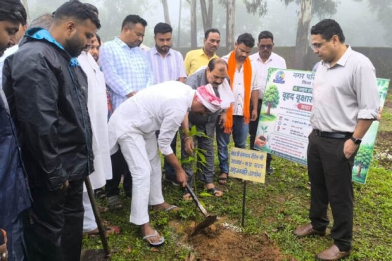 अमरकंटक में ‘अमृत हरित महा अभियान’ के तहत 3 हजार पौधों का वृहद पौधारोपण