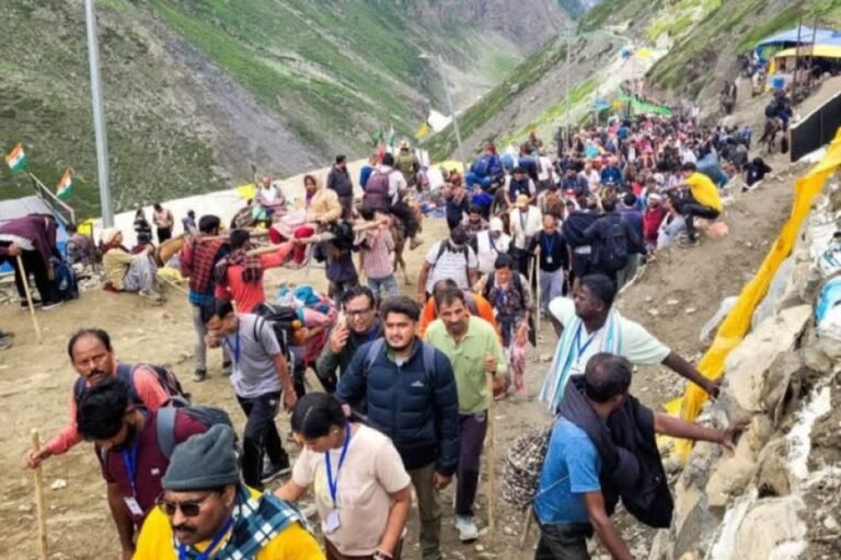 अमरनाथ यात्रा पर मौसम की मार, लगातार चौथे दिन भी नहीं खुला रास्ता, यात्रा ठप