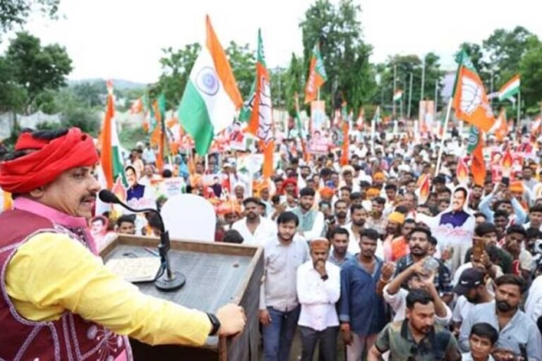 मुख्यमंत्री डॉ. यादव ने अमर शहीद चंद्रशेखर आजाद को जन्मजयंती पर किया नमन