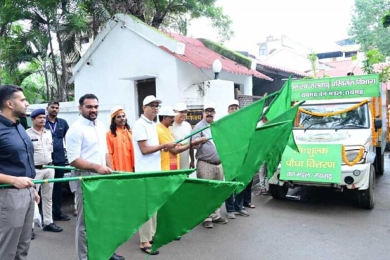 वित्त मंत्री ओपी चौधरी ने निःशुल्क पौधा वितरण वैन को दिखाई हरी झंडी