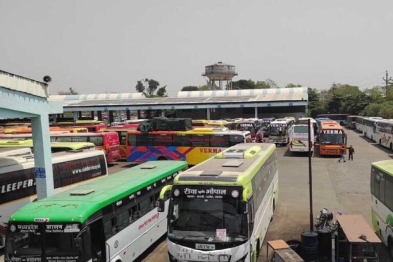 गुजरात-मुंबई में बारिश का कहर, कई ट्रेनें रद्द; बसें बनी सहारा, किराया 25% तक बढ़ा