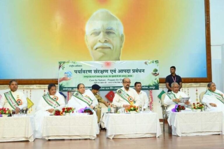 प्रकृति के साथ संतुलन और जल संरक्षण भविष्य की सुरक्षा के लिए आवश्यक – राज्यपाल डेका
