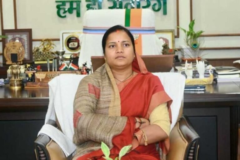 मन की बात’ से विकसित भारत का संकल्प हुआ और मजबूत: प्रधानमंत्री के प्रेरक संदेशों का मंत्री लक्ष्मी राजवाड़े ने किया श्रवण