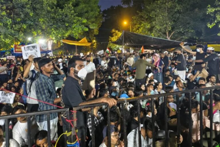 आखिर फिर आंदोलन की राह पर क्यों है कॉकरोच जनता पार्टी? जानिए नई चेतावनी की वजह