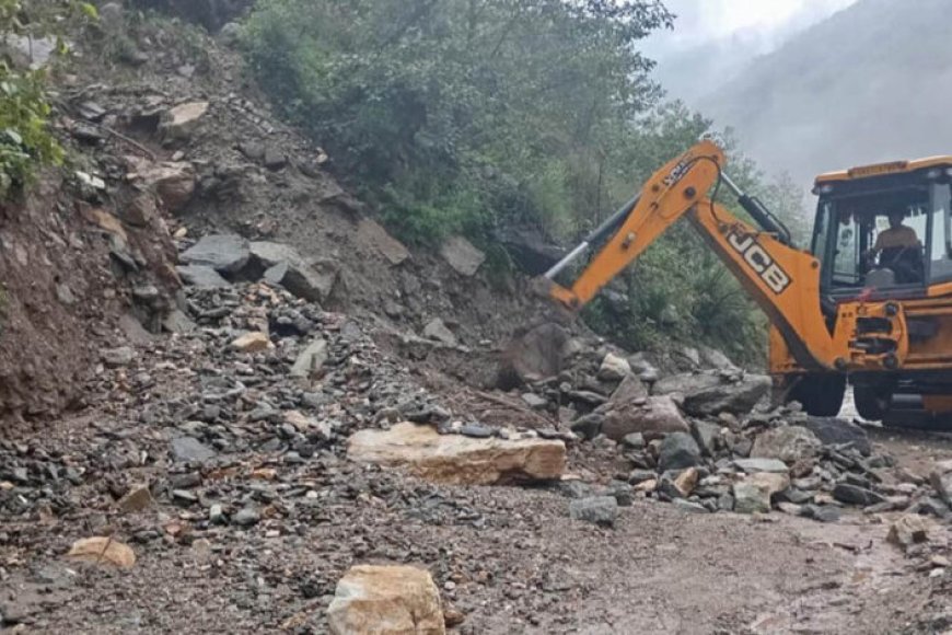 उत्तराखंड में बारिश का कहर: भूस्खलन से 140 सड़कें बंद, अगले 2 दिन भारी बारिश का अलर्ट