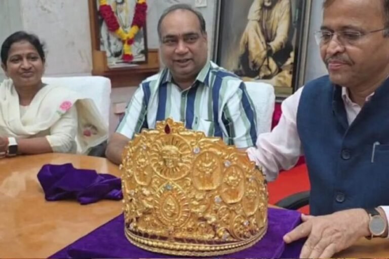 गुरु पूर्णिमा पर साईं बाबा को 1 करोड़ का स्वर्ण मुकुट भेंट, हीरे-रत्नों से जड़ा अनोखा उपहार