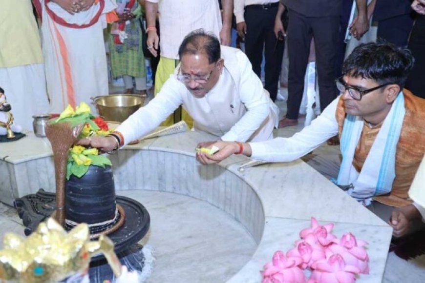 गुरु पूर्णिमा पर कोसमनारा पहुंचे मुख्यमंत्री विष्णु देव साय, सत्यनारायण बाबा धाम में की पूजा-अर्चना