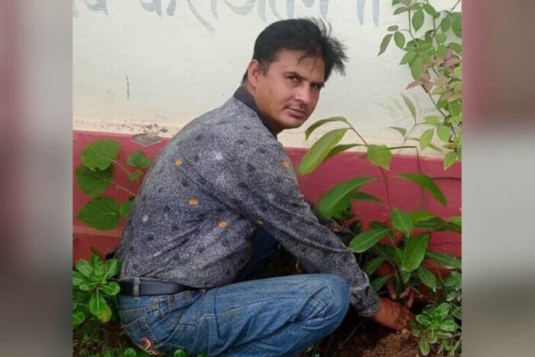 रीवा संभागीय कार्यवाहक अध्यक्ष आशीष मिश्रा ने लगाई जामुन के पौधे