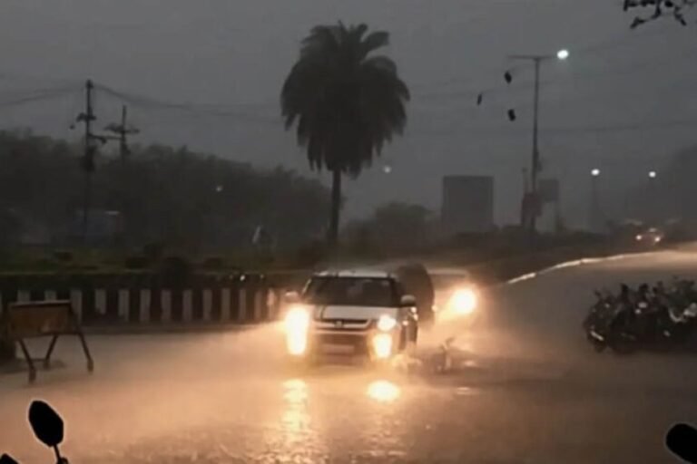 MP Weather: 3 स्ट्रॉन्ग सिस्टम एक्टिव, भोपाल में झमाझम बारिश; बैतूल में 3 इंच से ज्यादा पानी, दीवार गिरने से मजदूर की मौत