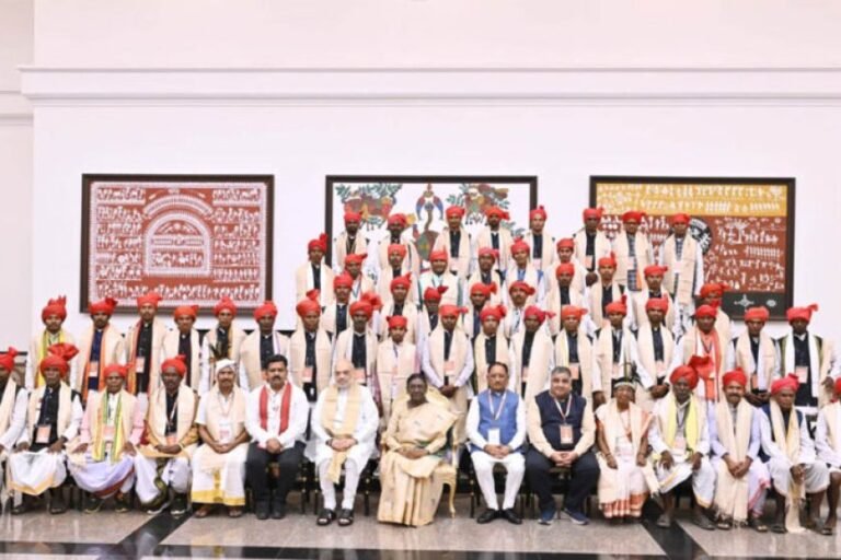 राष्ट्रपति भवन के विशेष अतिथि बने बस्तर के मांझी-चालकी : बस्तर पंडुम-2026 के विजेताओं और जनजातीय प्रतिनिधियों का हुआ विशेष सम्मान