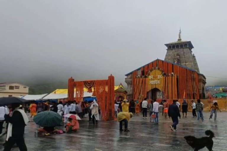 Uttarakhand Weather: फ्लैश फ्लड का खतरा, केदारनाथ यात्रा रोकी गई; 850 श्रद्धालु फंसे