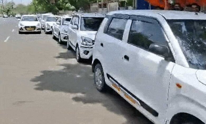 भोपाल में टैक्सी हड़ताल से यात्री बेहाल, रेलवे स्टेशन पर कैब बंद; ऑटो वाले मांग रहे डेढ़ से दोगुना किराया