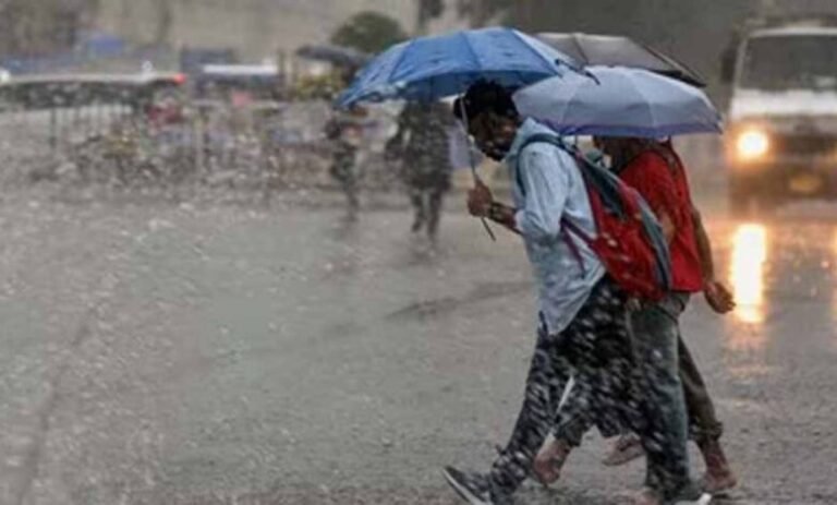 आज 21 राज्यों में भारी बारिश का अलर्ट, 75 KM की रफ्तार से आंधी मचाएगी तबाही
