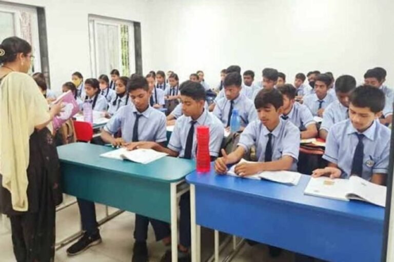 छत्तीसगढ़ के आत्मानंद स्कूलों में नए नियम, अनुशासन पर जोर; अनुपस्थित छात्रों पर होगी कार्रवाई