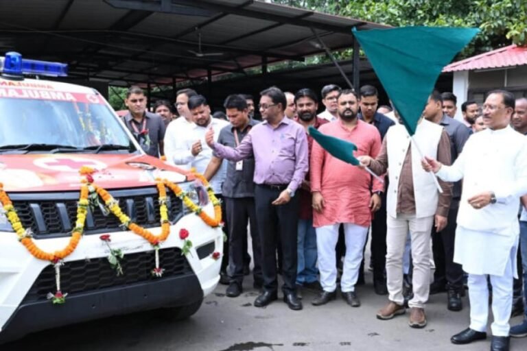 मुख्यमंत्री विष्णु देव साय ने धरसींवा विधानसभा को दी निःशुल्क एम्बुलेंस की सौगात