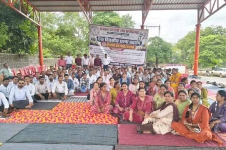 CG में पटवारी हड़ताल पर, पदोन्नति और वेतन विसंगति दूर करने की मांग तेज
