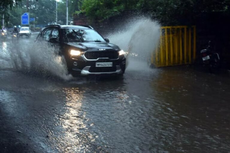 MP Weather: अगले 3 दिन तेज बारिश का अलर्ट, 49 जिलों में बारिश की कमी; सूखे जैसे हालात से राहत की उम्मीद