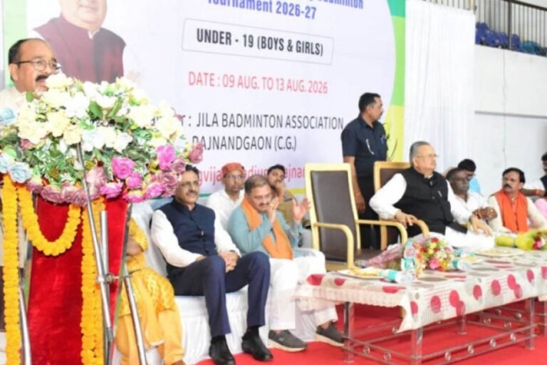 रायपुर : विधानसभा अध्यक्ष डॉ. रमन सिंह और उप मुख्यमंत्री अरुण साव ने 25वीं छत्तीसगढ़ स्टेट जूनियर रैंकिंग बैडमिंटन टूर्नामेंट का किया शुभारंभ