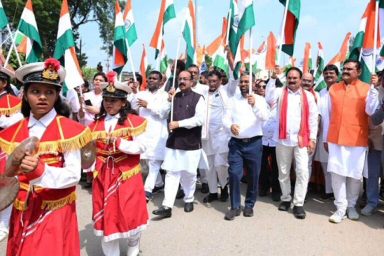 देशभक्ति से ओतप्रोत अप्रतिम उत्साह के साथ निकली तिरंगा यात्रा, उप मुख्यमंत्री अरुण साव हुए शामिल
