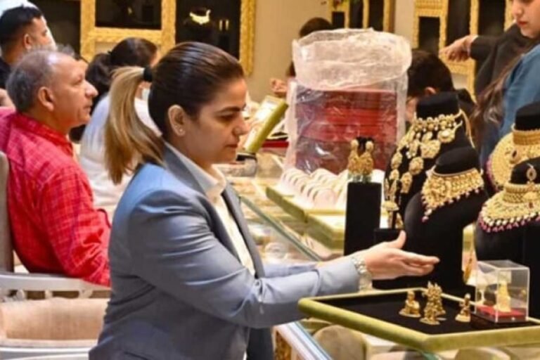 Gold Rate: सोने की कीमतों में फिर तेजी, ₹1.54 लाख के पार पहुंचा गोल्ड