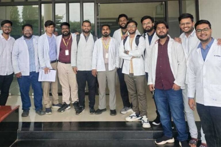 इंटर्न्स की समस्याओं पर चिकित्सा शिक्षा विभाग की बैठक, स्टाइपेंड बढ़ाने की माँग पर विचार का आश्वासन