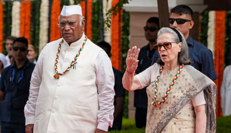 वंदे मातरम पर फिर गरमाई सियासत, अमित शाह के हमले के बाद जयराम रमेश ने किया पलटवार